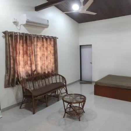 Vasant Lata Farm House Villa Barashiv Esterno foto